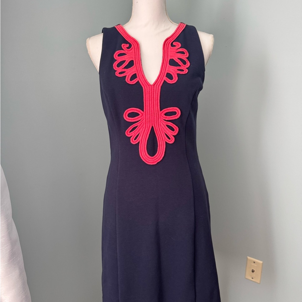 Lilly Pulitzer Janice Knit Shift in Navy and coral.